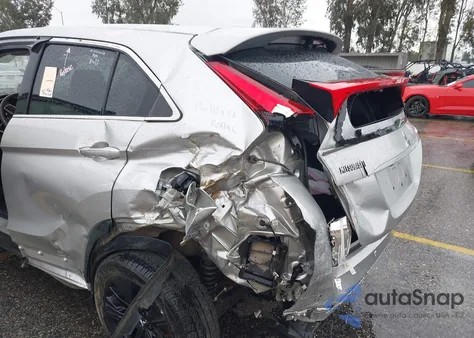 2018 Mitsubishi Eclipse Cross Le z USA, uszkodzony, nr VIN JA4AT4AA8JZ048072